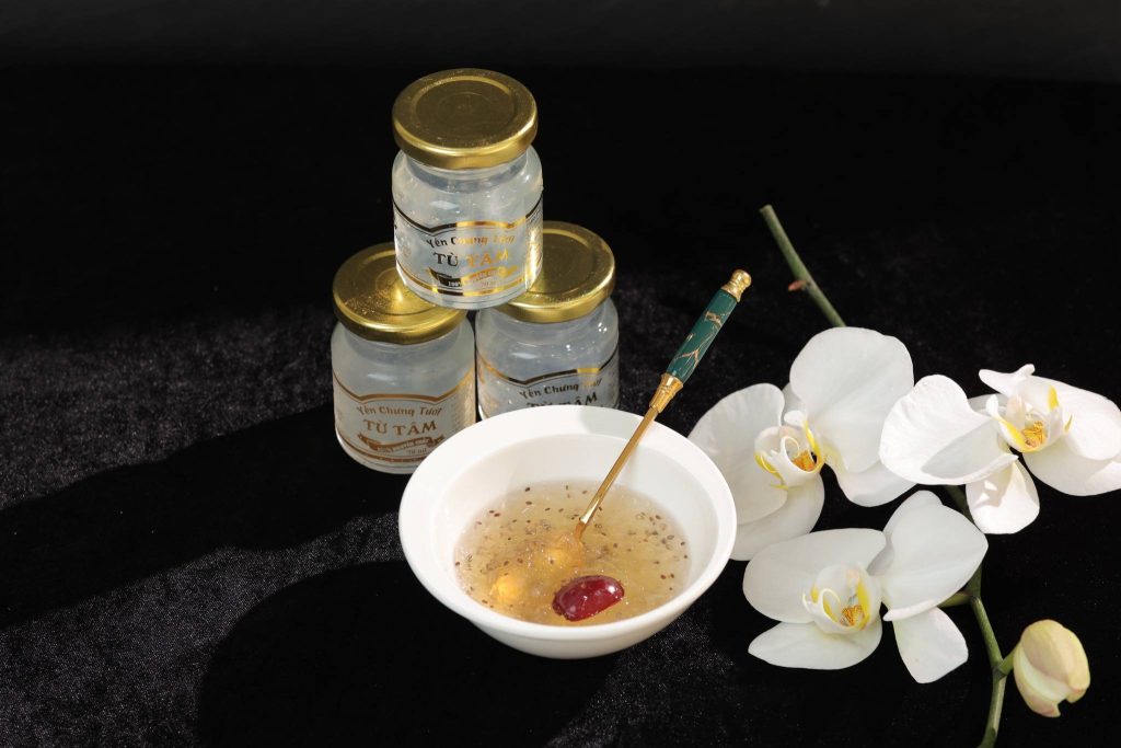 Chưng yến cách thủy 20 phút đúng chuẩn