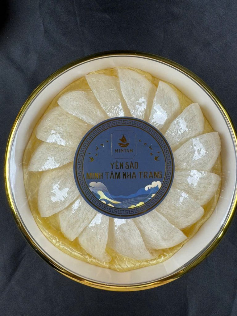 Rút lông yến thủ công giữ nguyên sợi tự nhiên