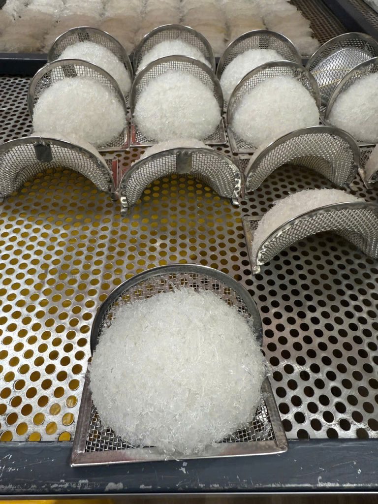 Yến tinh chế đã được làm sạch lông và định hình tổ