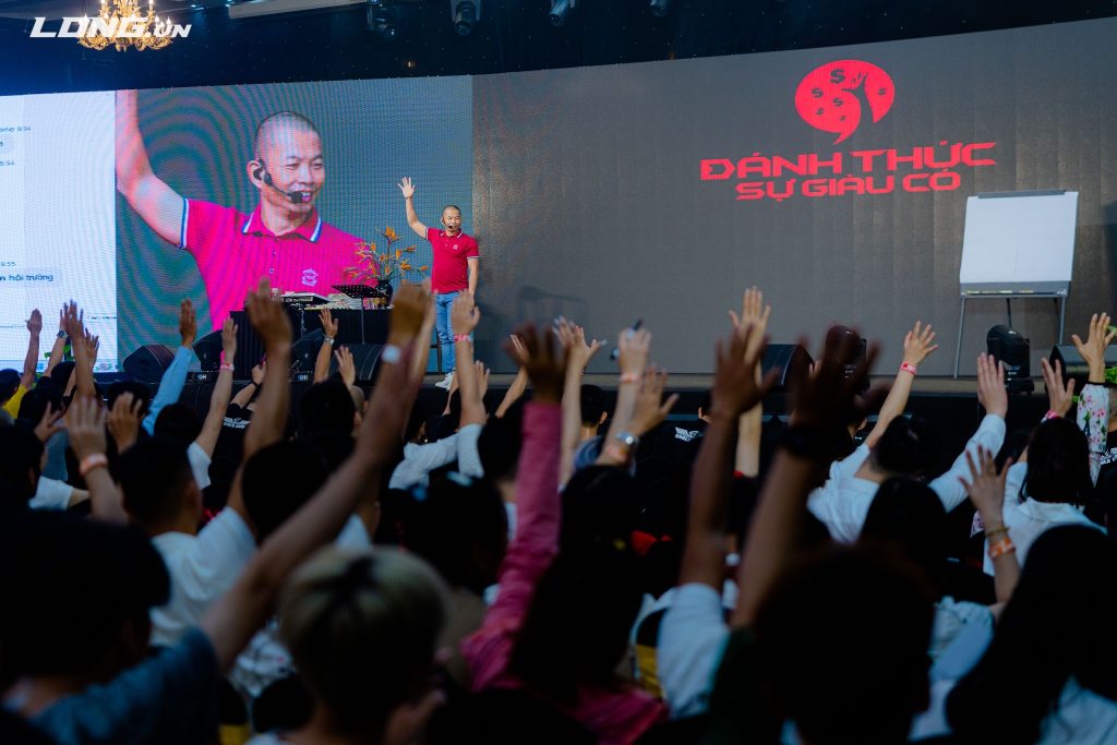 Phạm Thành Long truyền cảm hứng về sức khỏe bền vững cho doanh nhân